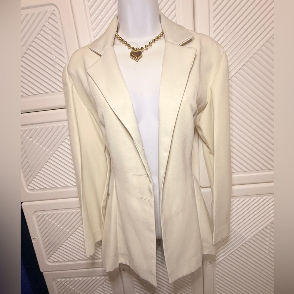 Elegant Cream Women's Blazer